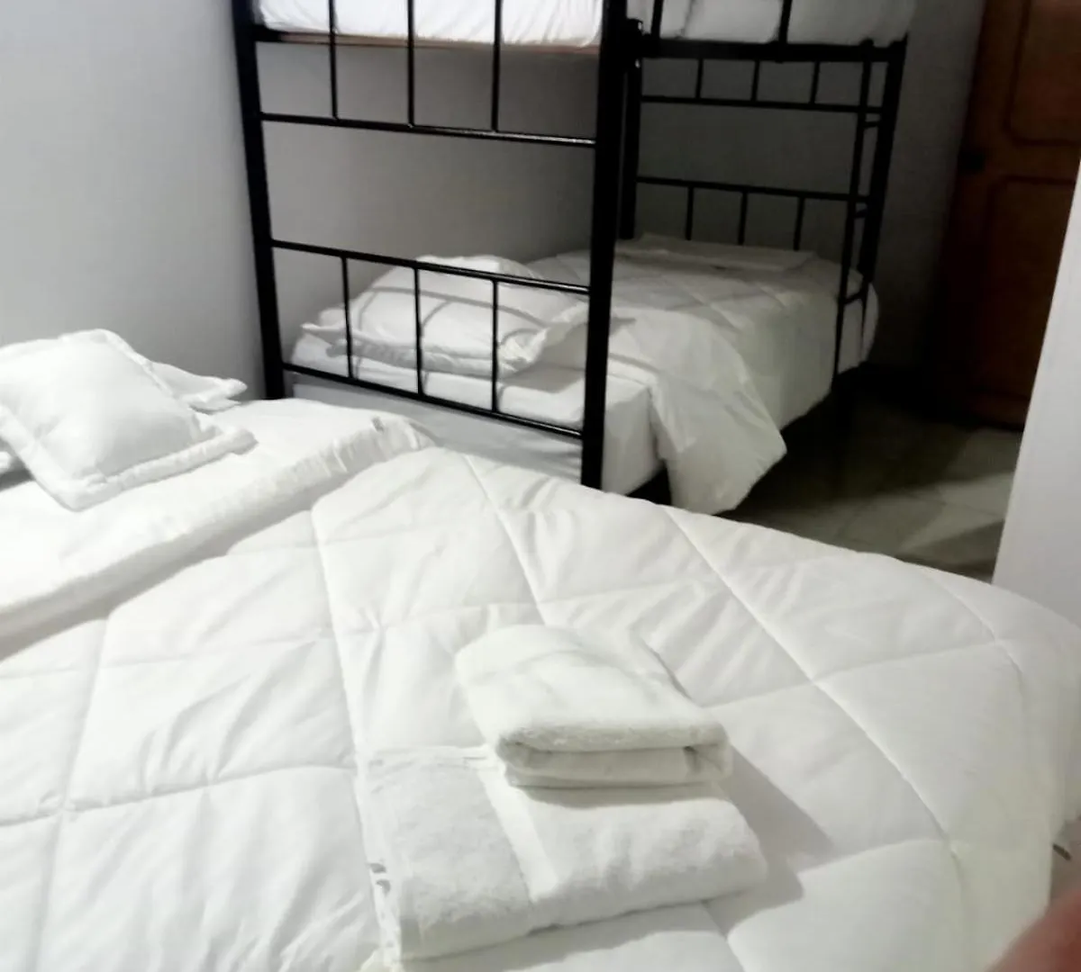 Hotel Casa Familiar Almagor Bogotá Pensión
